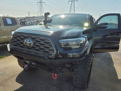 Used 2022 Toyota Tacoma TRD Off-Road image 28