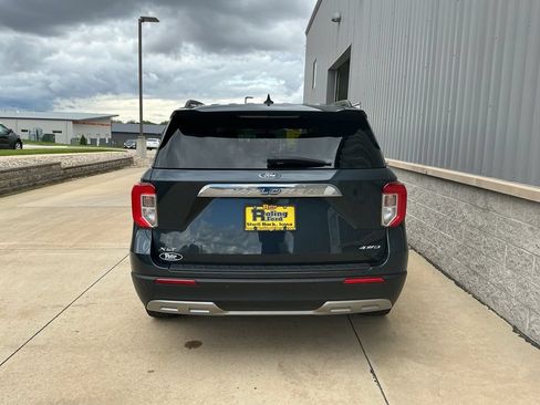 Used 2022 Ford Explorer XLT w/ Equipment Group 202A AWD/4WD image 5