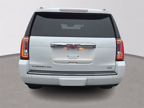 Used 2019 GMC Yukon XL Denali w/ Denali Ultimate Package image 5