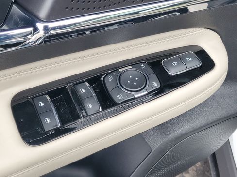 New 2026 Lincoln Corsair Premiere image 10