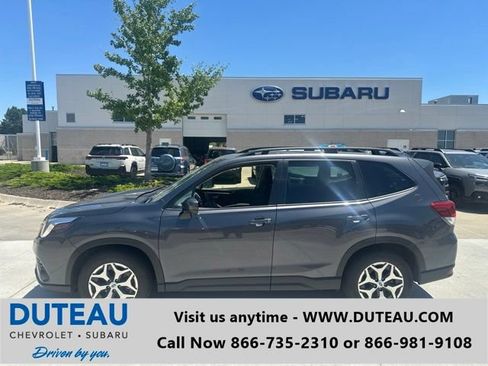 Used 2023 Subaru Forester Premium AWD/4WD image 1