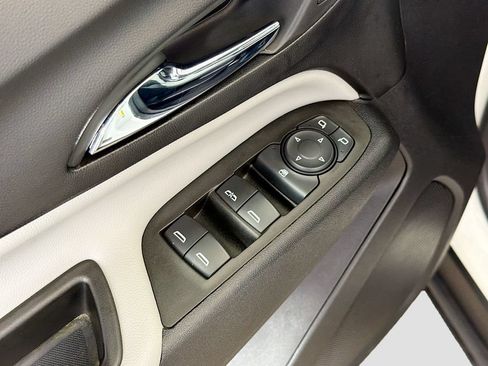 Used 2021 Chevrolet Equinox LS w/ LS Convenience Package FWD image 18
