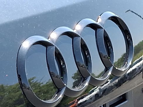 Used 2025 Audi Q3 2.0T Premium w/ Convenience Package image 25