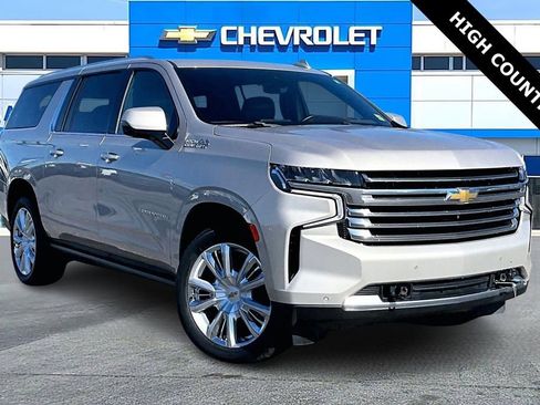 Used 2022 Chevrolet Suburban High Country image 1