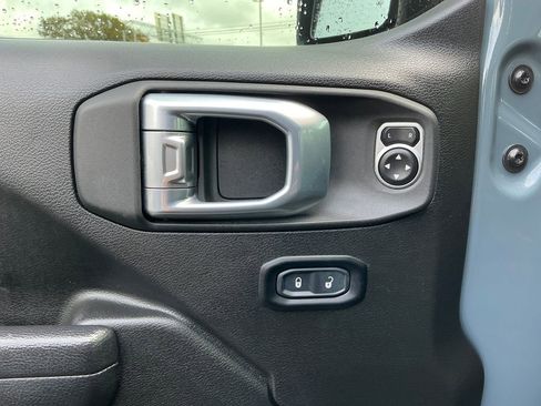 Used 2024 Jeep Wrangler Willys image 16