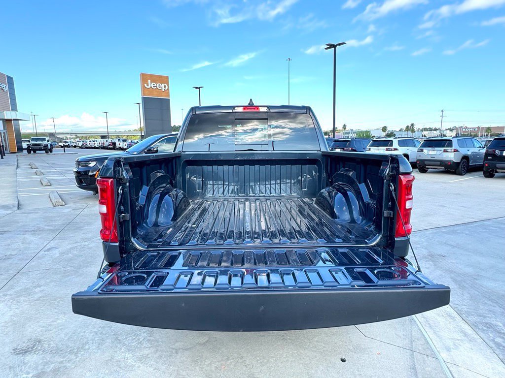 Used 2026 RAM 1500 Laramie AWD/4WD image 18