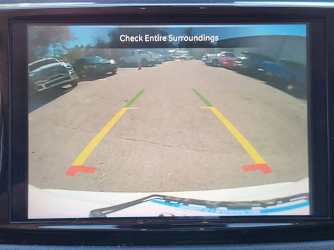 Certified 2024 Chrysler Pacifica Touring-L image 22