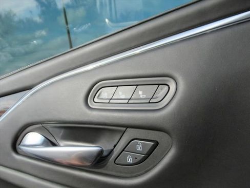 Used 2021 Cadillac Escalade Sport Platinum w/ LPO, ONYX Package image 30