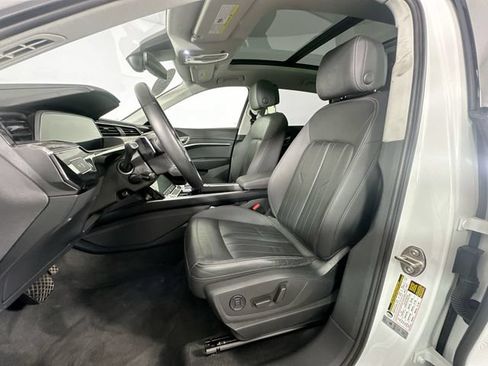 Used 2021 Audi e-tron Premium w/ Convenience Plus Package AWD/4WD image 4