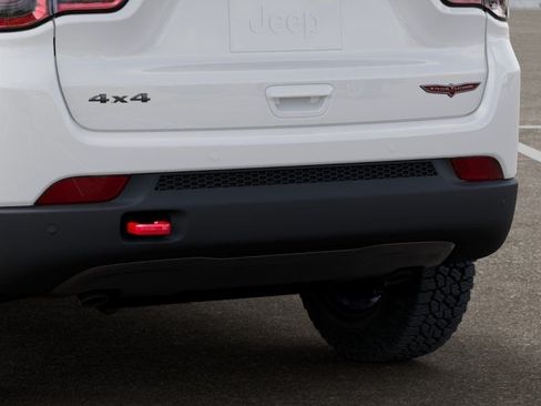 New 2026 Jeep Compass Trailhawk w/ Sun, Sound & Navigation Group AWD/4WD image 13