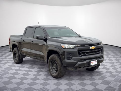 Used 2023 Chevrolet Colorado W/T w/ WT Convenience Package II AWD/4WD image 7