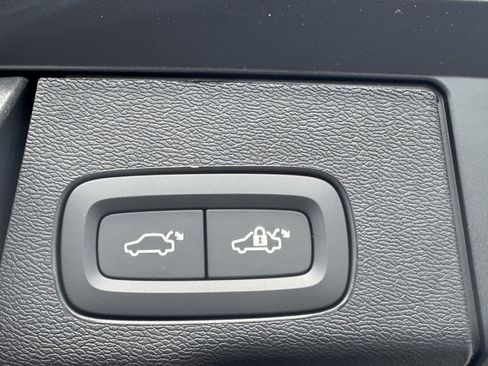 New 2026 Volvo XC60 B5 Core w/ Protection Package image 11