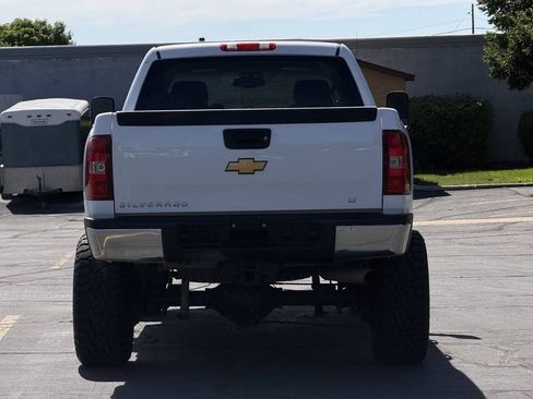 Used 2013 Chevrolet Silverado 2500 LT w/ Interior Plus Package AWD/4WD image 6