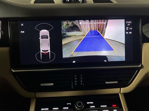 Certified 2022 Porsche Cayenne Platinum Edition w/ Premium Package Plus image 34