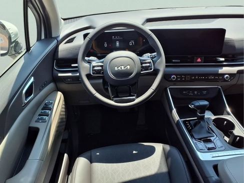 New 2026 Kia Carnival EX FWD image 4