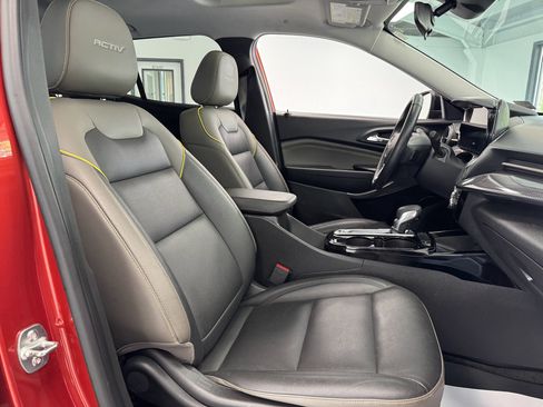 Used 2024 Chevrolet Trax ACTIV w/ Sunroof Package FWD image 28
