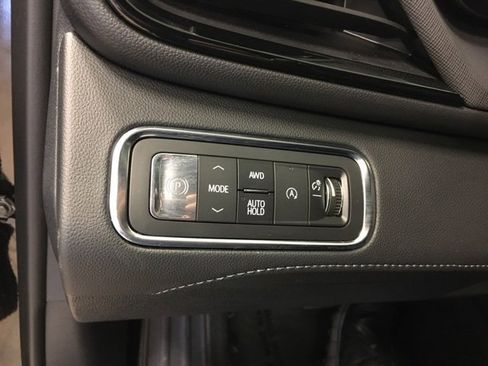 Used 2025 Buick Enclave Preferred image 30