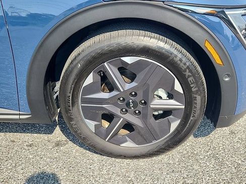 Used 2025 Kia EV6 Light w/ Light LR Technology Package AWD/4WD image 8