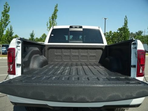 New 2026 RAM 2500 Big Horn AWD/4WD image 15