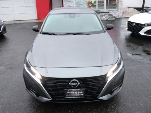 Used 2024 Nissan Altima 2.5 SV image 9