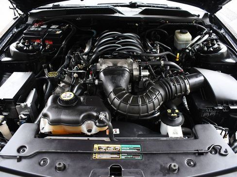 Used 2005 Ford Mustang GT Premium image 29