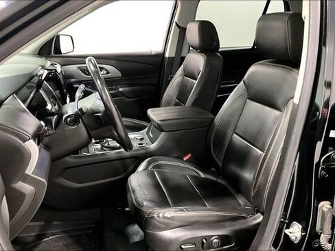 Used 2021 Chevrolet Traverse RS image 22