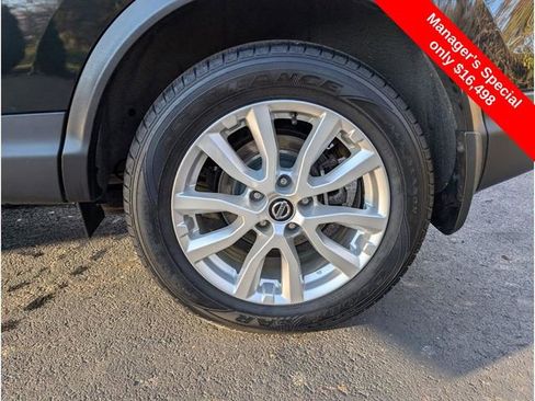 Used 2021 Nissan Rogue Sport SV image 24