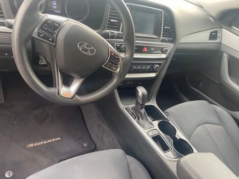 Used 2018 Hyundai Sonata SE FWD image 19