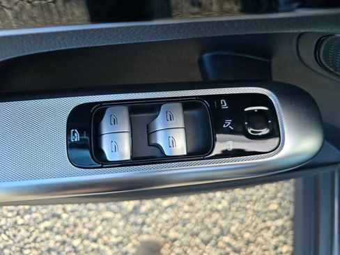 New 2026 Mercedes-Benz GLC 300 image 25