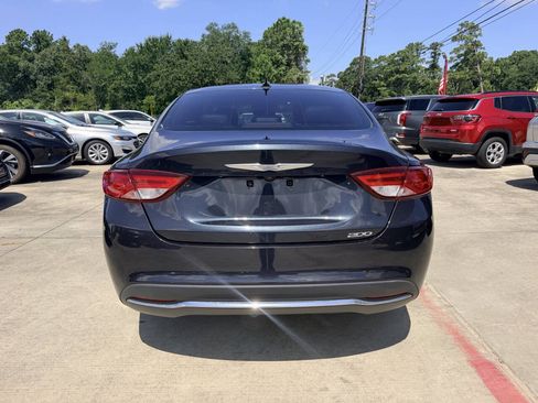 Used 2017 Chrysler 200 Limited Platinum w/ Comfort & Convenience Group FWD image 8