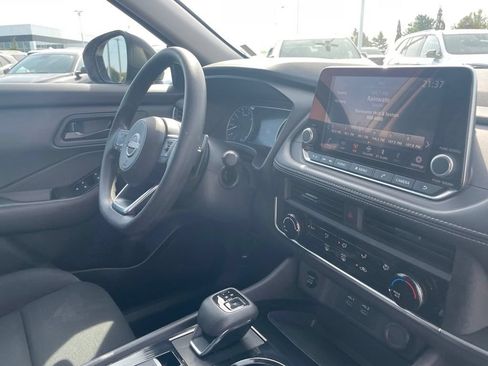Used 2024 Nissan Rogue S AWD/4WD image 30