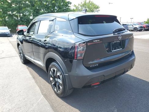 Certified 2025 Nissan Kicks SV AWD/4WD image 3