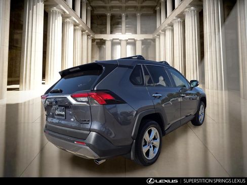 Used 2019 Toyota RAV4 Limited w/ Carpet Mat Package AWD/4WD image 4