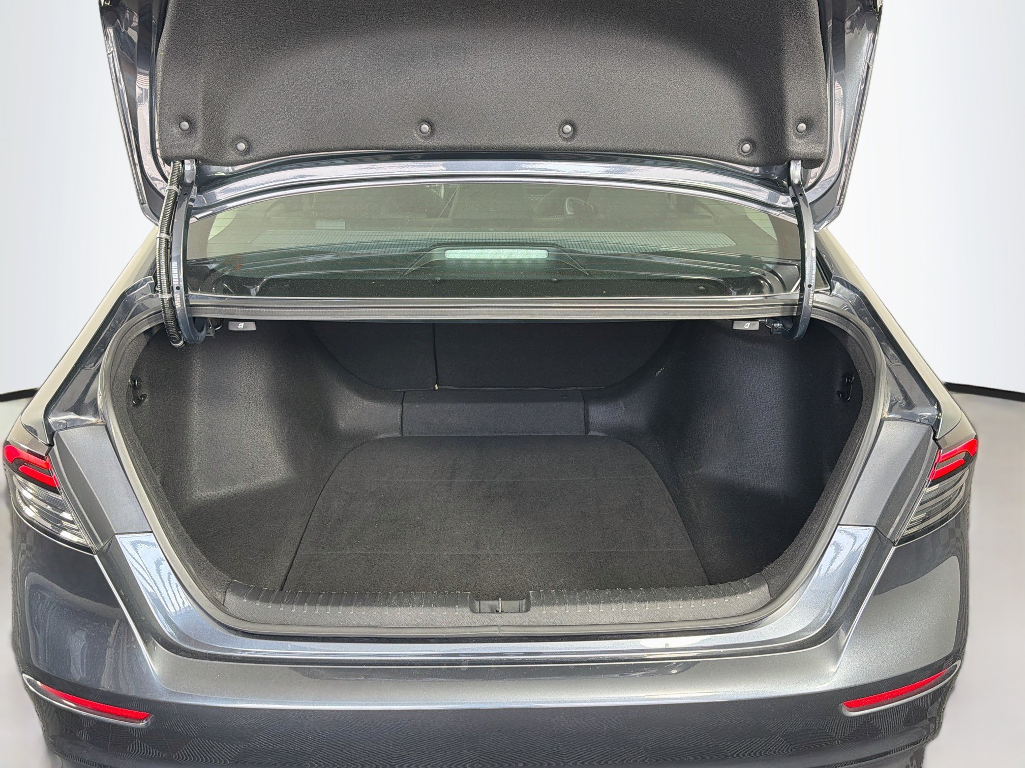 Used 2025 Honda Accord SE image 29