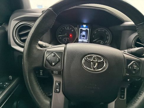 Used 2021 Toyota Tacoma TRD Off-Road AWD/4WD image 24