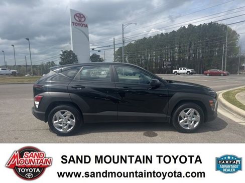 Used 2026 Hyundai Kona SE image 2