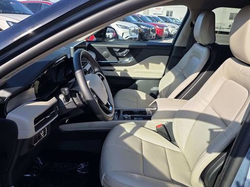 New 2026 Lincoln Corsair Premiere image 8