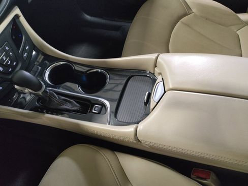Used 2017 Buick Envision Essence FWD image 26