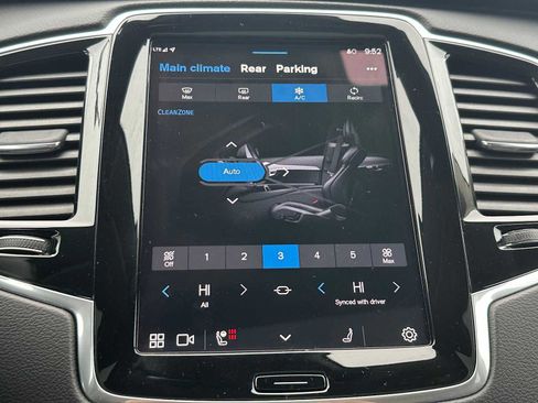 Certified 2024 Volvo XC90 T8 Ultimate image 29