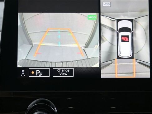 Used 2024 Nissan Armada Platinum w/ Captain's Chairs Package image 2