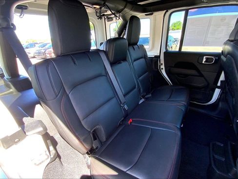 Used 2023 Jeep Wrangler Unlimited Rubicon AWD/4WD image 18