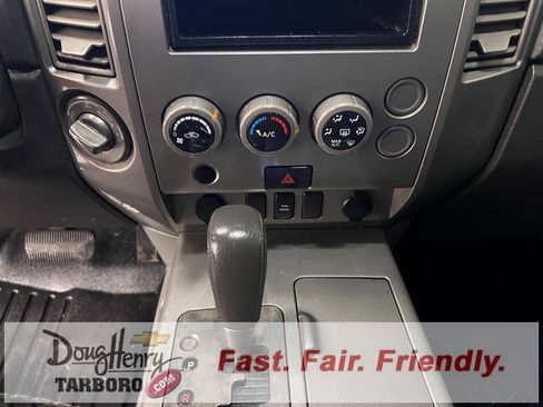 Used 2006 Nissan Titan SE image 39