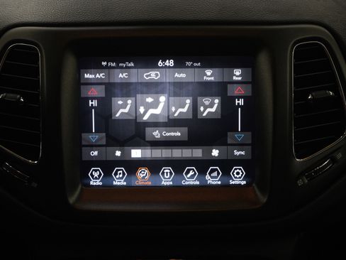 Used 2018 Jeep Compass Trailhawk w/ Leather Interior Group AWD/4WD image 15