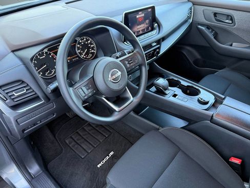 Used 2023 Nissan Rogue S image 4