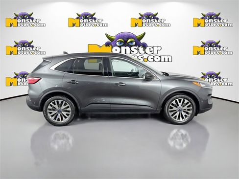 Used 2020 Ford Escape Titanium image 4