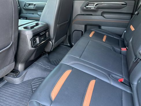 Used 2024 GMC Sierra 2500 AT4 w/ AT4 Preferred Package AWD/4WD image 14