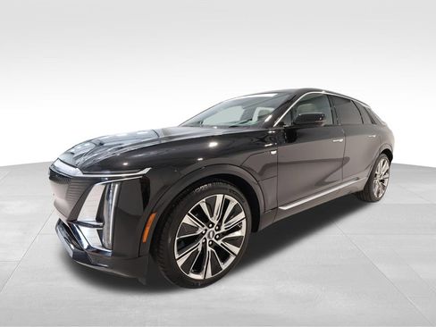 Certified 2026 Cadillac Lyriq Signature Luxury w/ Nappa Leather Package AWD/4WD image 8