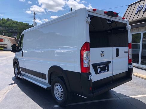 Used 2025 RAM ProMaster 2500 w/ U-Haul Equipment Group FWD image 4