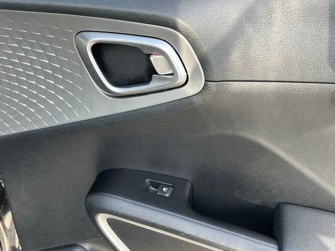 Used 2023 Kia Soul LX w/ Option Group 015 FWD image 19