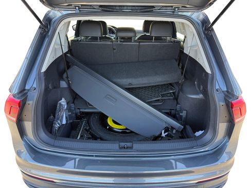 Used 2022 Volkswagen Tiguan SE image 17